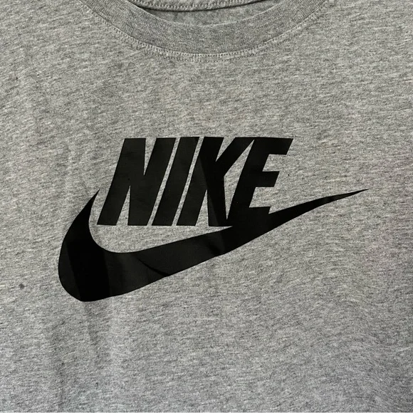 Oversized crop Nike t shirt size M - Picture 4 of 4